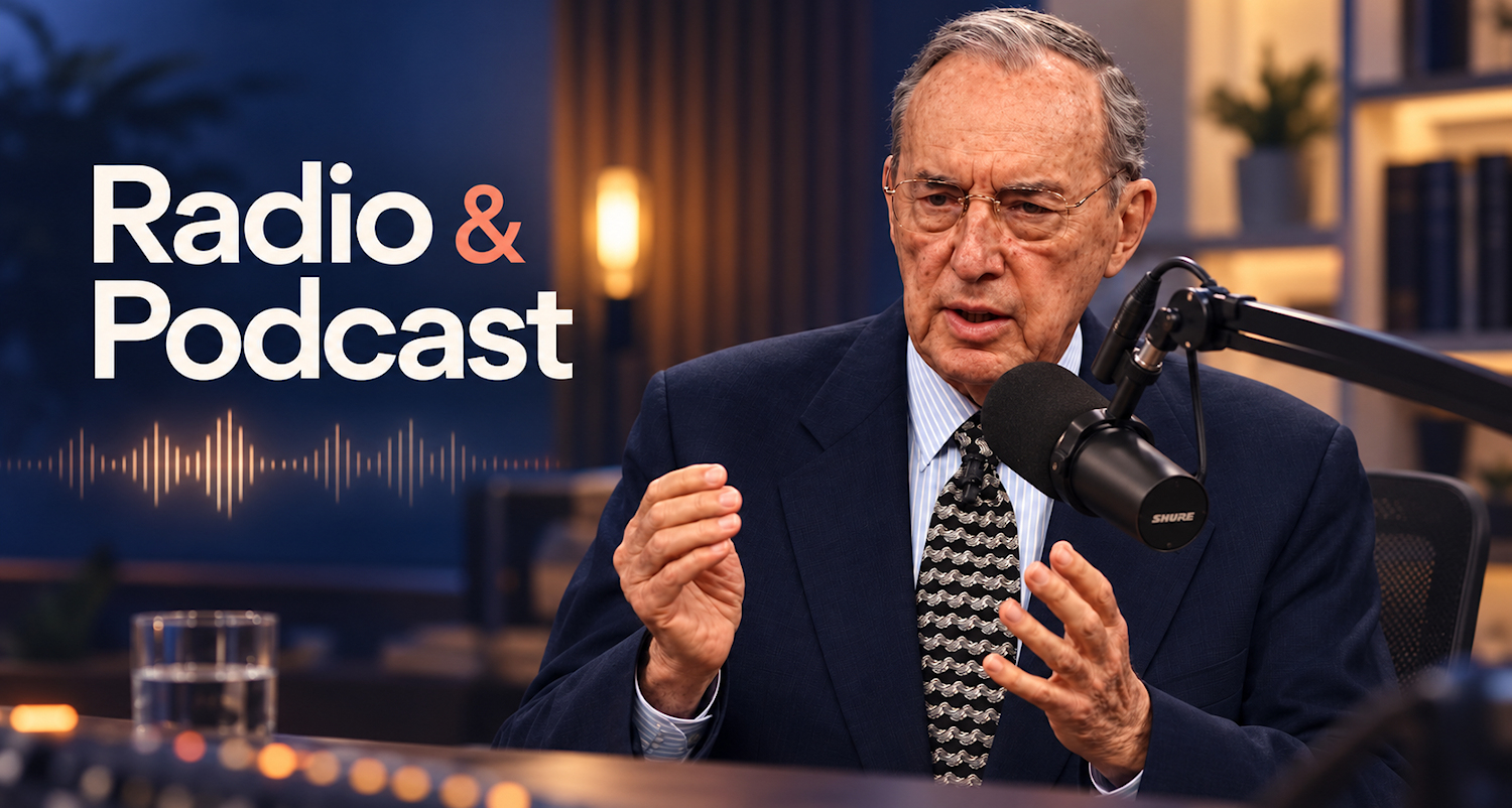 Derek Prince spreekt in een radiostudio — Radio & Podcast